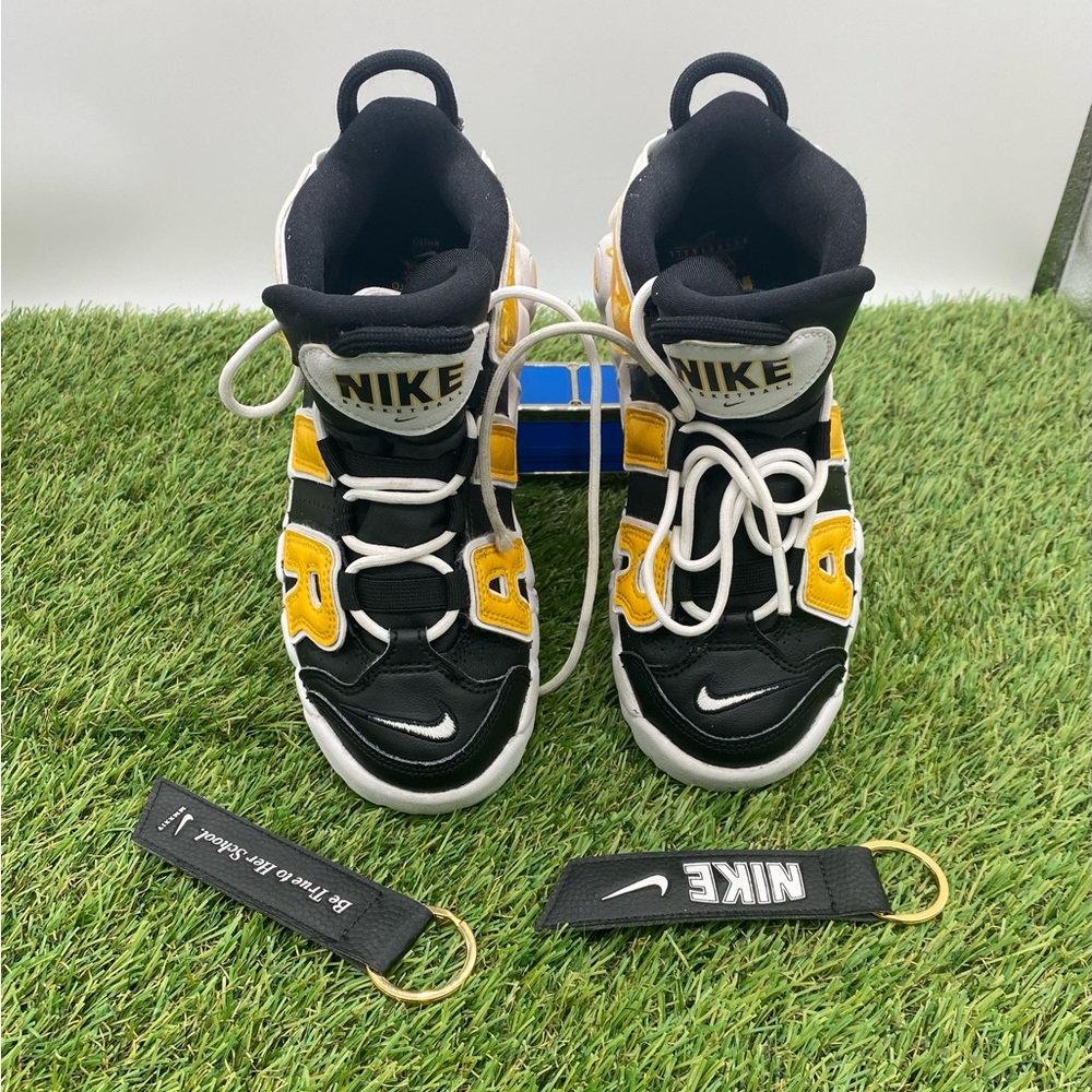 Nike Air More Uptempo
Older Kids' Shoes